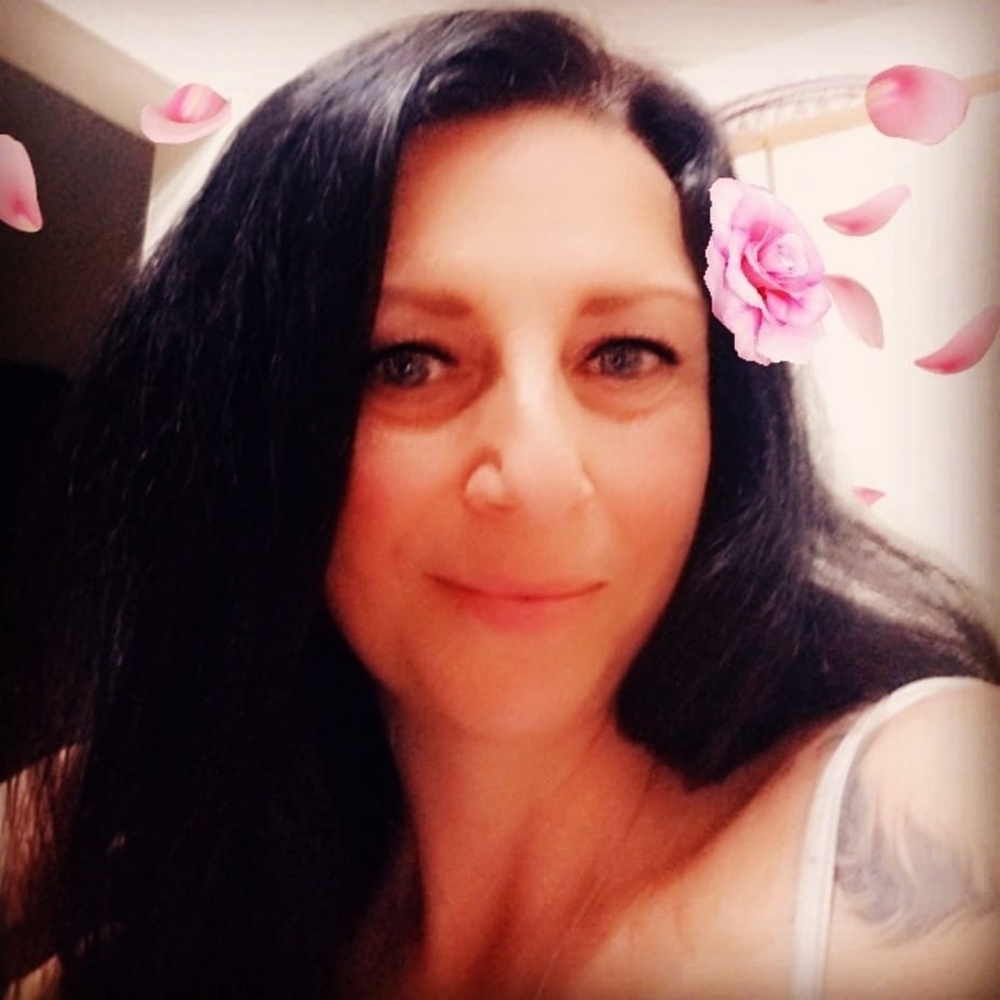 Meet your Posher, Elena